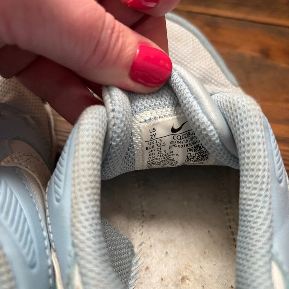 Nike tennis shoes